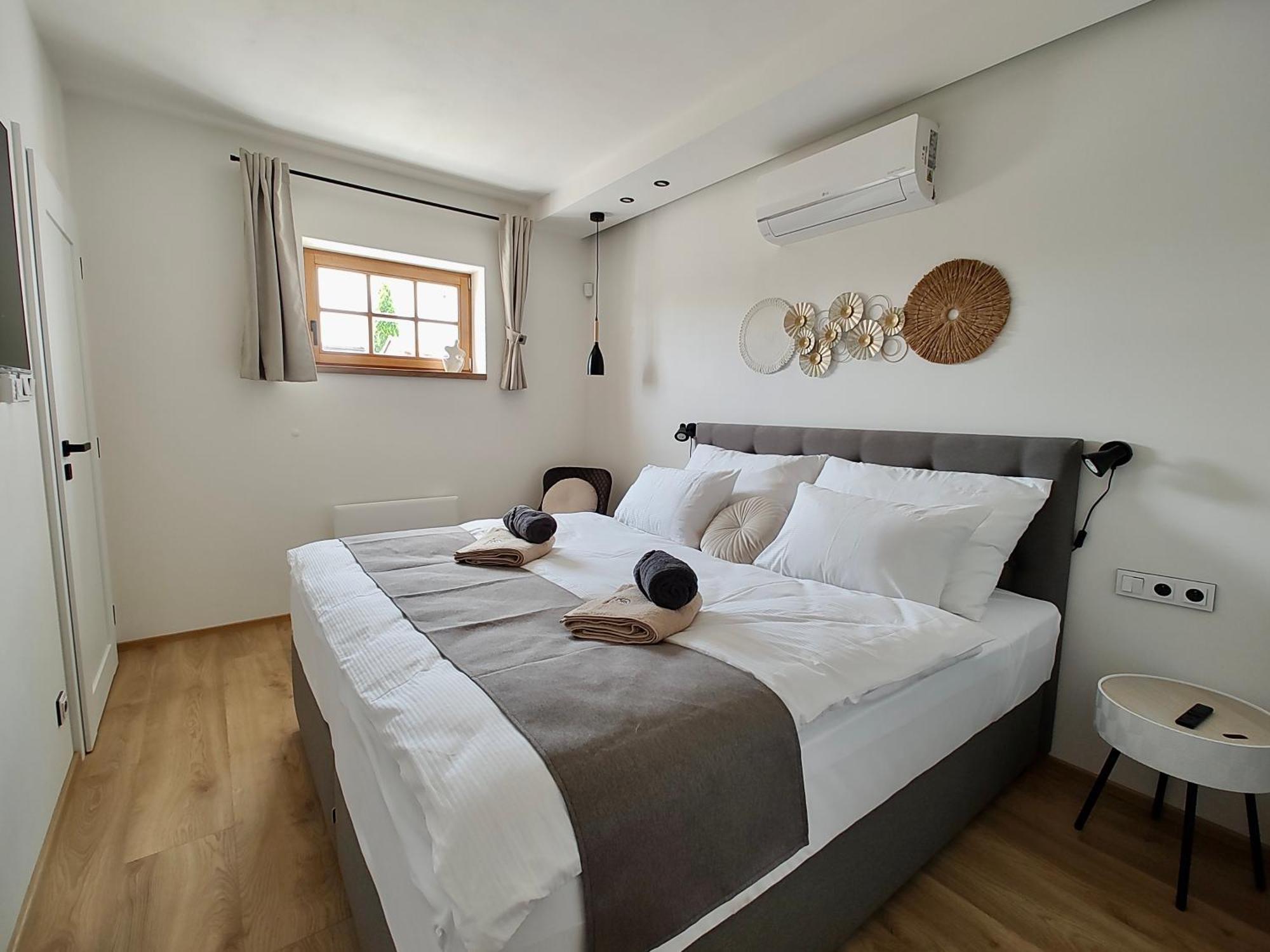 Pod Vinohradem - Apartmany & Vinne Sklepy Мутєніце Екстер'єр фото